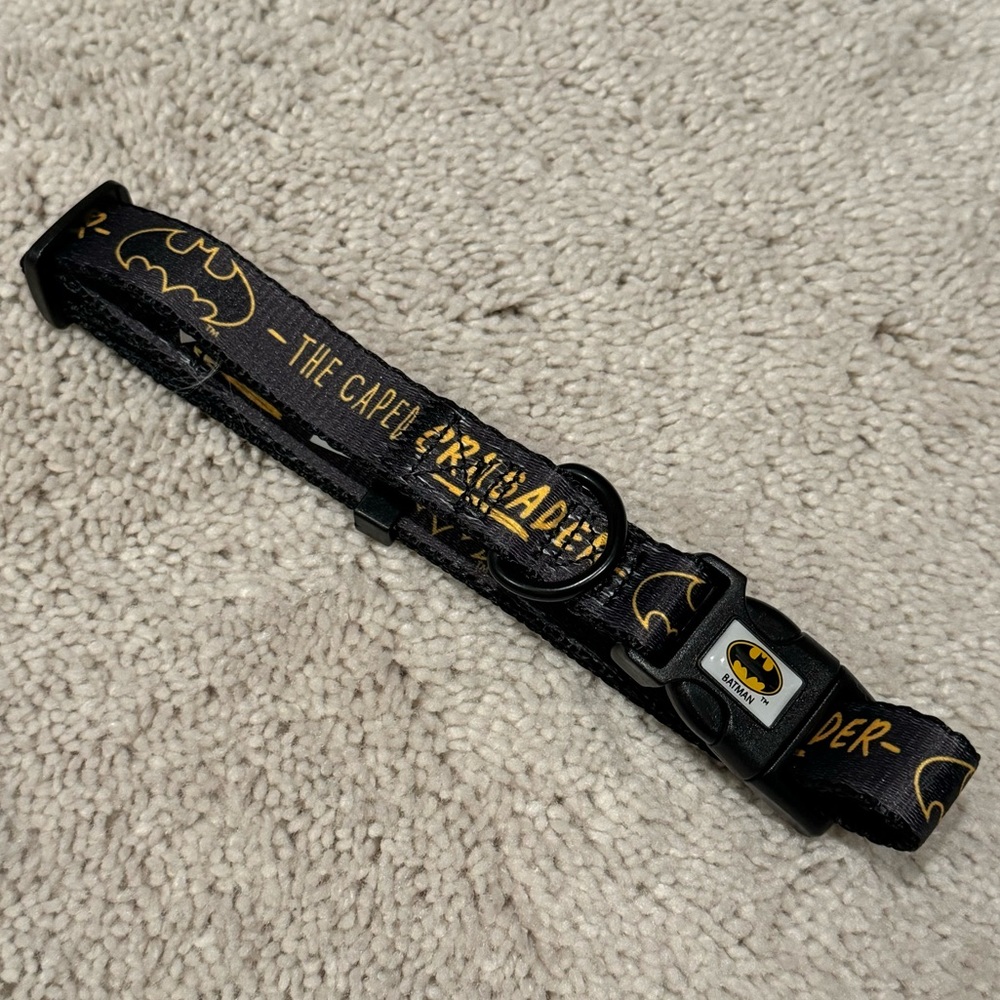FREE w/ Purchase! NWOT Dog Collar DC Batman Caped Crusader Size Medium 14-20” - Picture 2 of 2